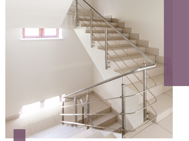 Установка и замена перил в подъезде в Устях-Лабинске