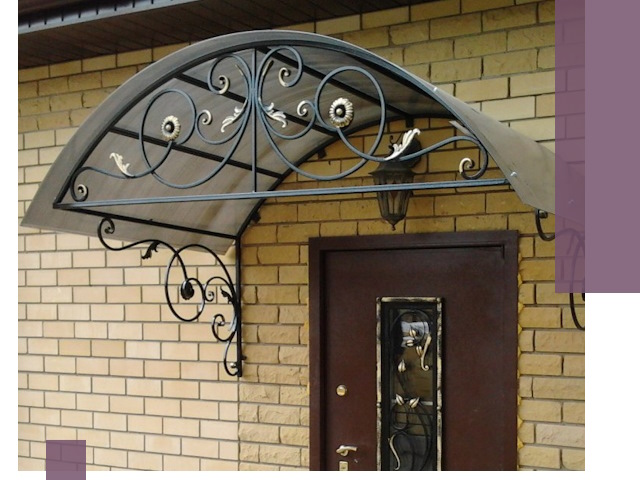 Изготовление козырьков из металла под ключ в Устях-Лабинске