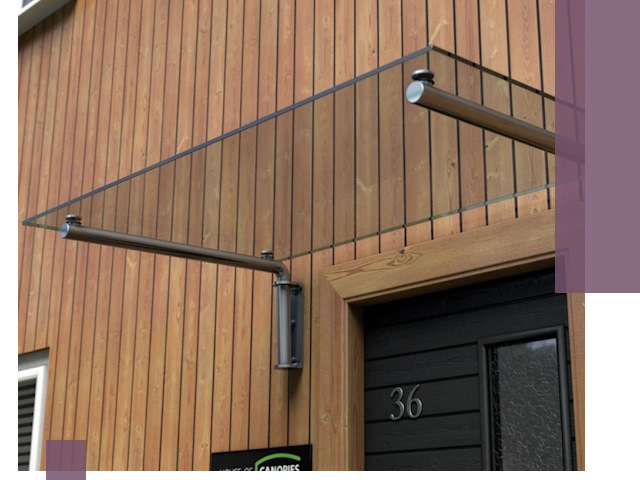 Стеклянные козырьки на входы и фасады в Устях-Лабинске