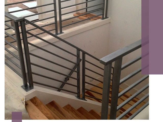 Изготовление поручней из металла и дерева в Устях-Лабинске